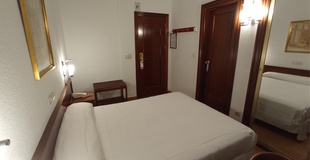 Standard single room ELE Acueducto Hotel Segovia