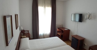 Superior double room with balcony ELE Acueducto Hotel Segovia