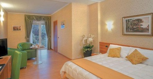 Deluxe rooms ELE Green Park Hotel Pamphili Rome, Italy