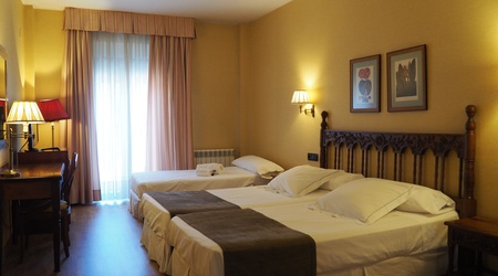 Triple room ELE Puente Romano Hotel Salamanca